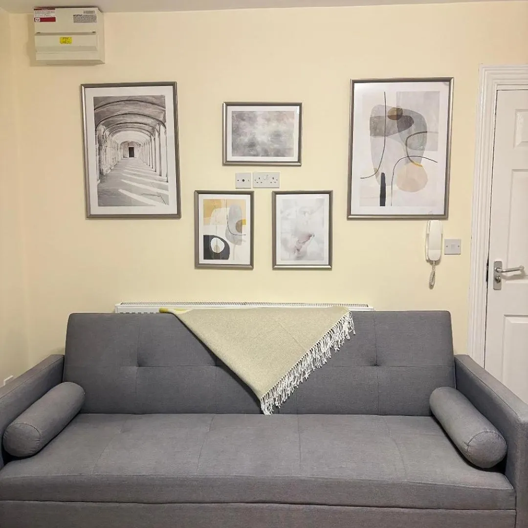 Cardiff/Penarth Home קארדיף